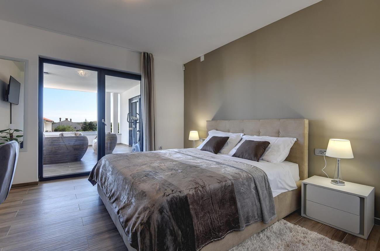 Villa Ula In Pula With Heated Pool And Sauna Εξωτερικό φωτογραφία